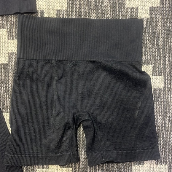 Bundle Medium Workout Shorts & Bralette - Picture 4 of 7